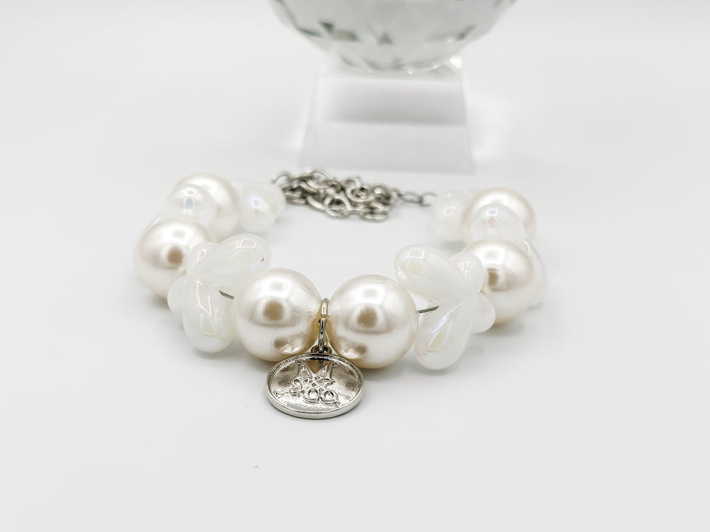 Necklace: Jasmine White Pearl